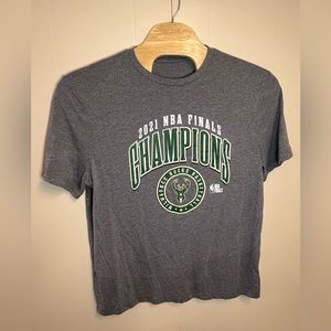 Milwaukee Bucks T-Shirt Men's 2XL Gray 2021 NBA Finals Basketball Champions